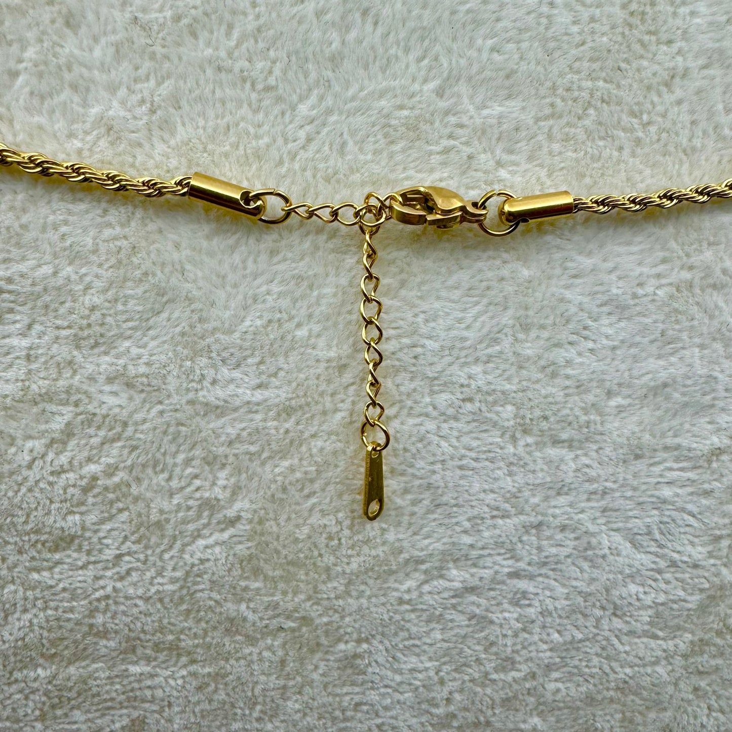Halskette mit Allah-Anhänger in Gold – Arabisches Design