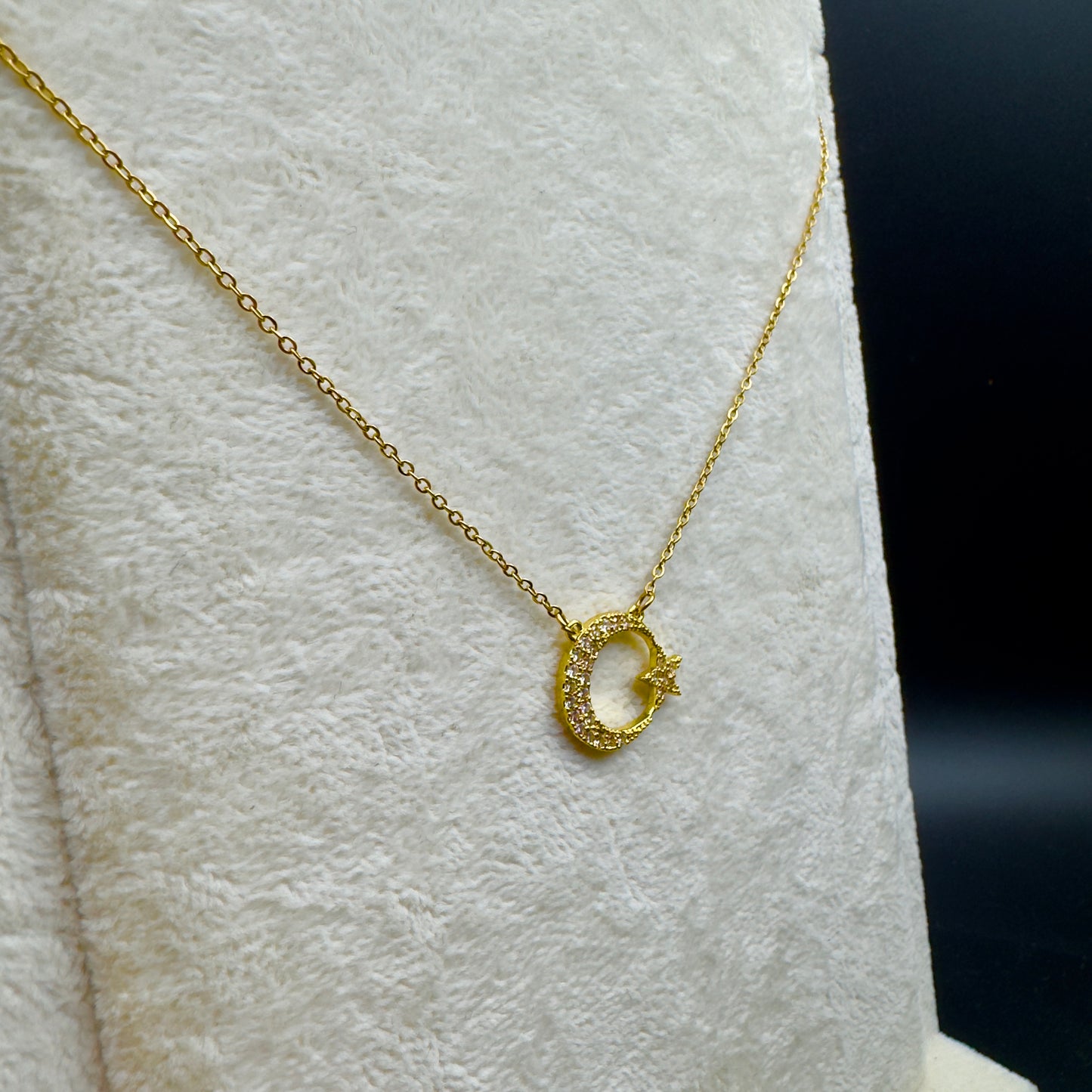 Damen-Halskette mit goldenem Halbmond und Stern