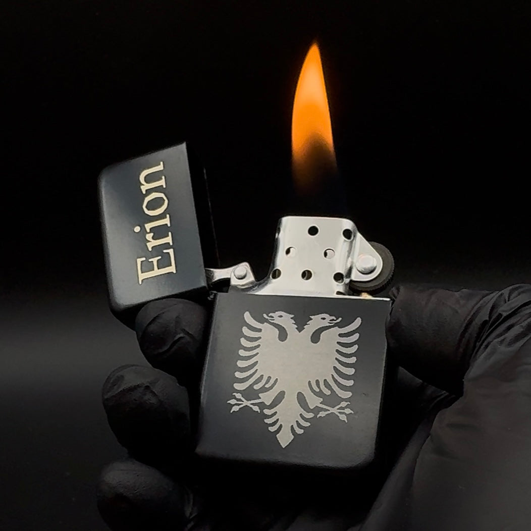 Albanien Benzinfeuerzeug schwarz