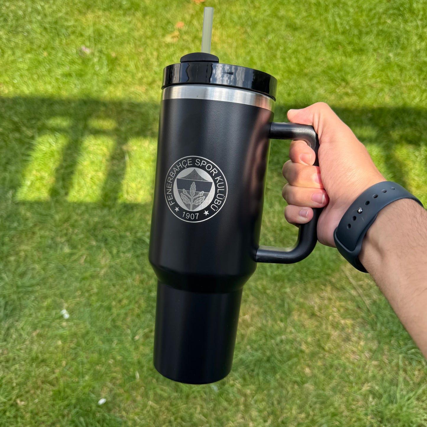 Thermosflasche mit Henkel und Gravur der Türkischen Fußballteams