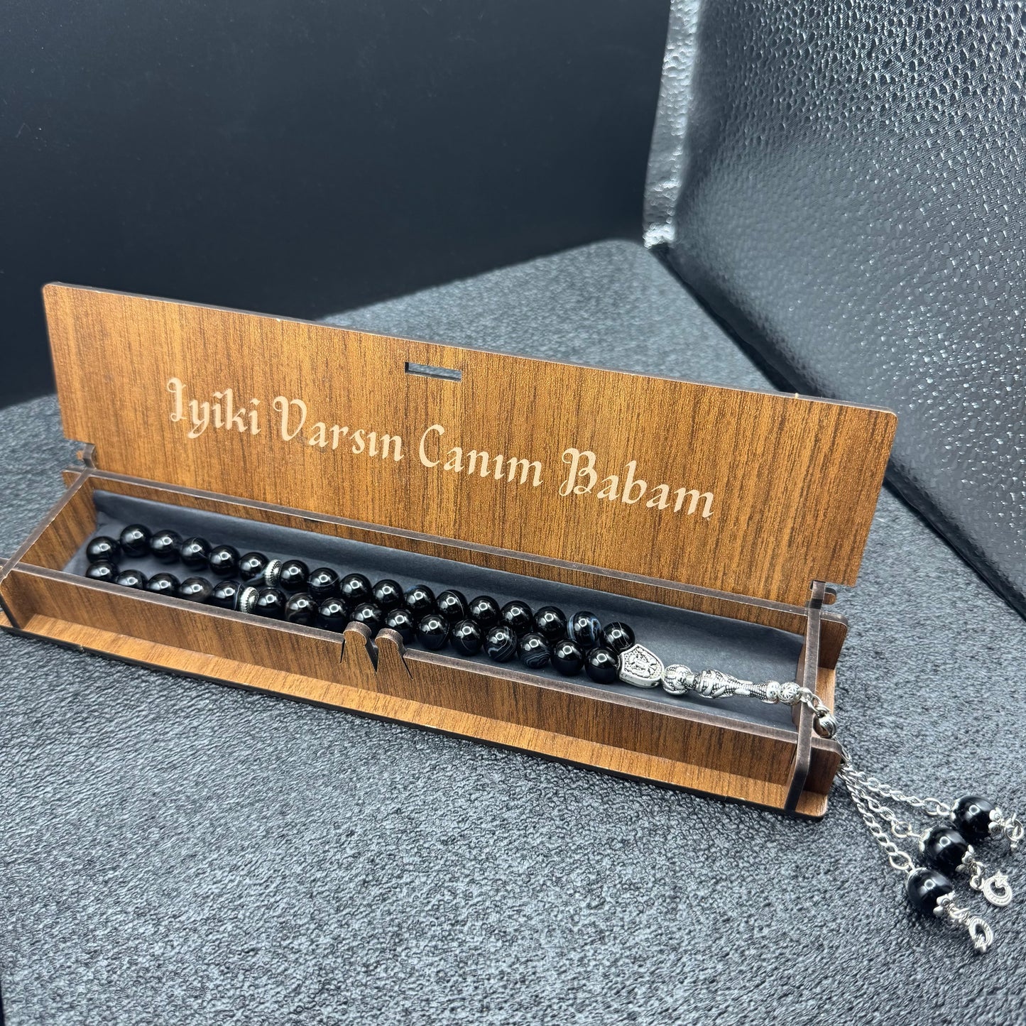 Naturstein Tesbih mit Personalisierbarer Holz-Geschenkbox