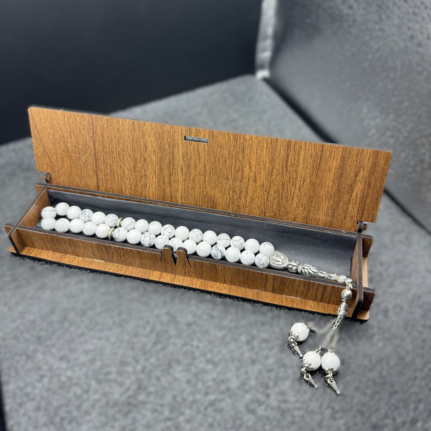 Naturstein Tesbih mit Personalisierbarer Holz-Geschenkbox