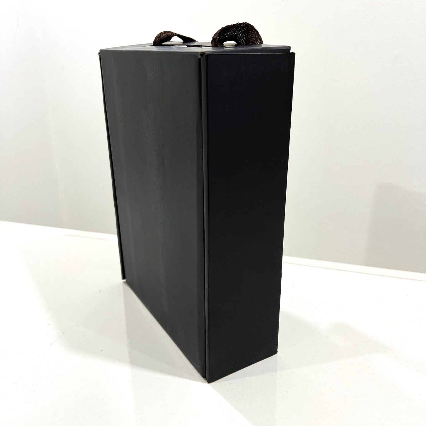 Matte Schwarze Thermosflasche mit Tassen-Deckel Set