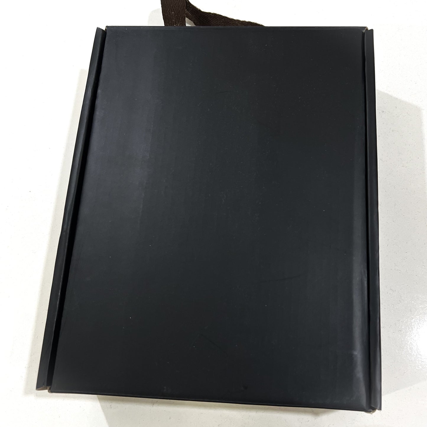 Matte Schwarze Thermosflasche mit Tassen-Deckel Set