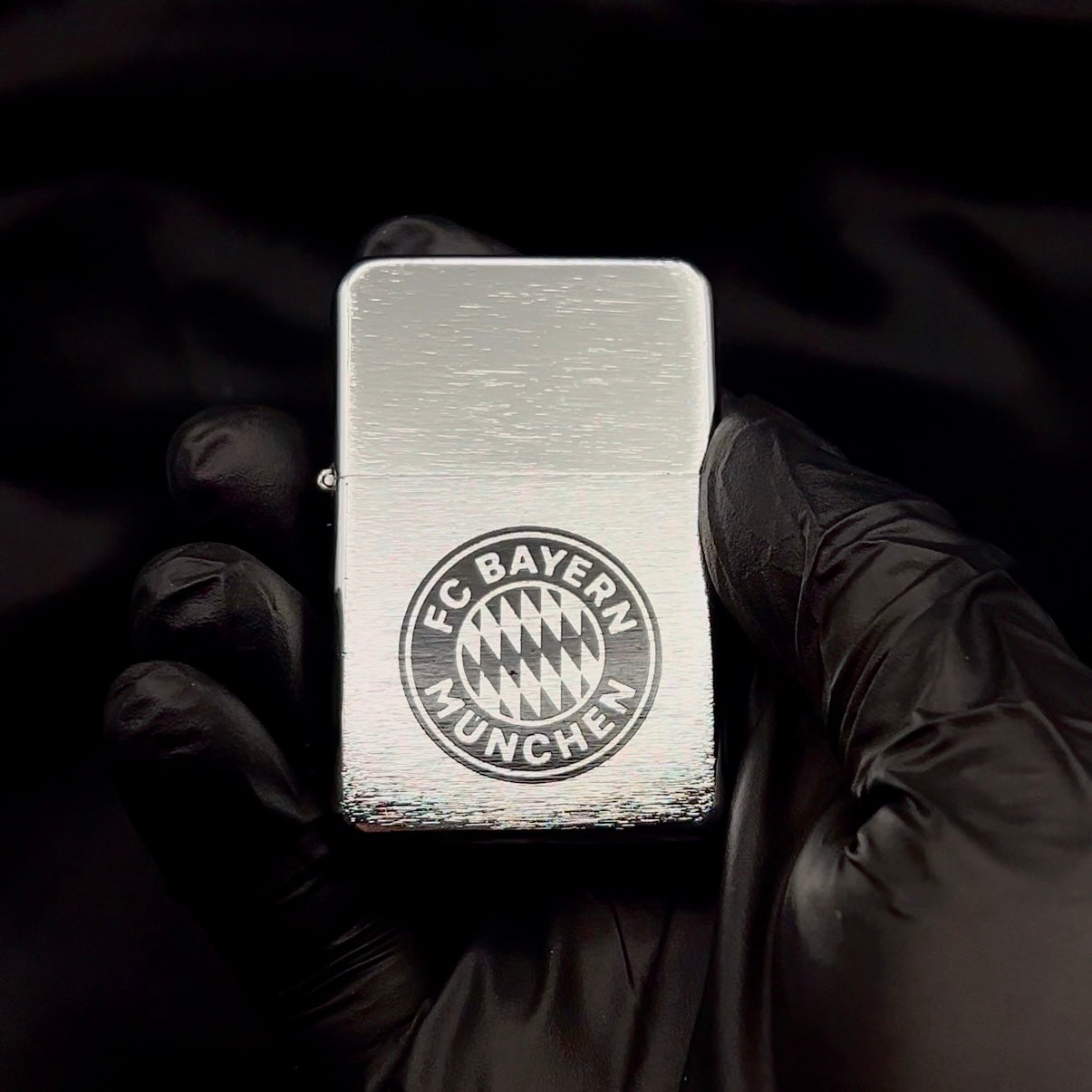 Benzinfeuerzeug mit FC Bayern München Logo