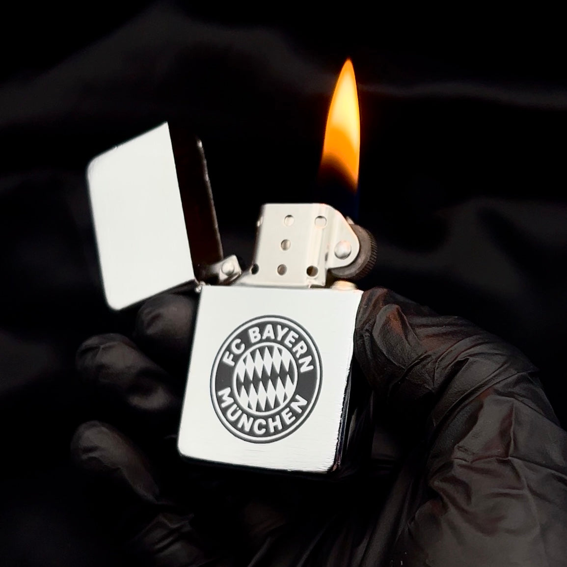 Benzinfeuerzeug mit FC Bayern München Logo