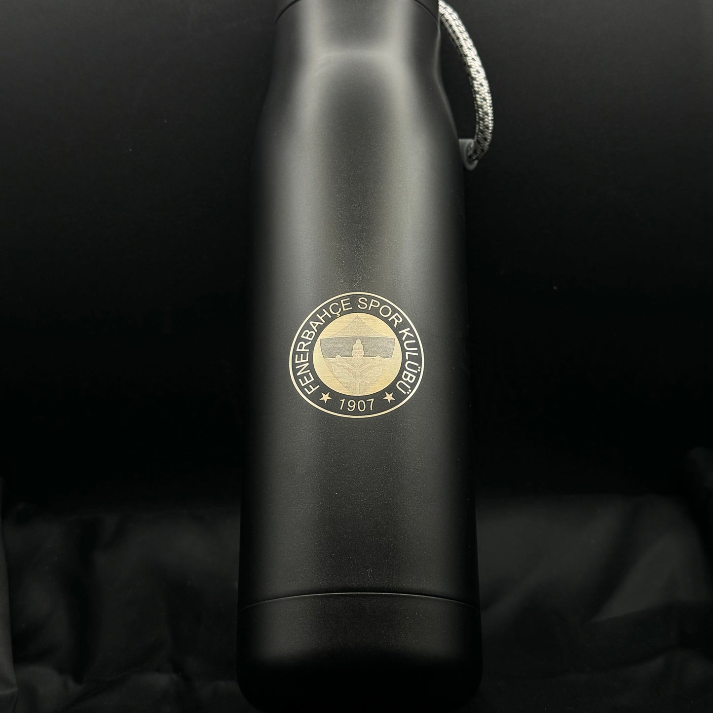 Thermosflasche mit Fußballteam mit schwarzem dreh Deckel