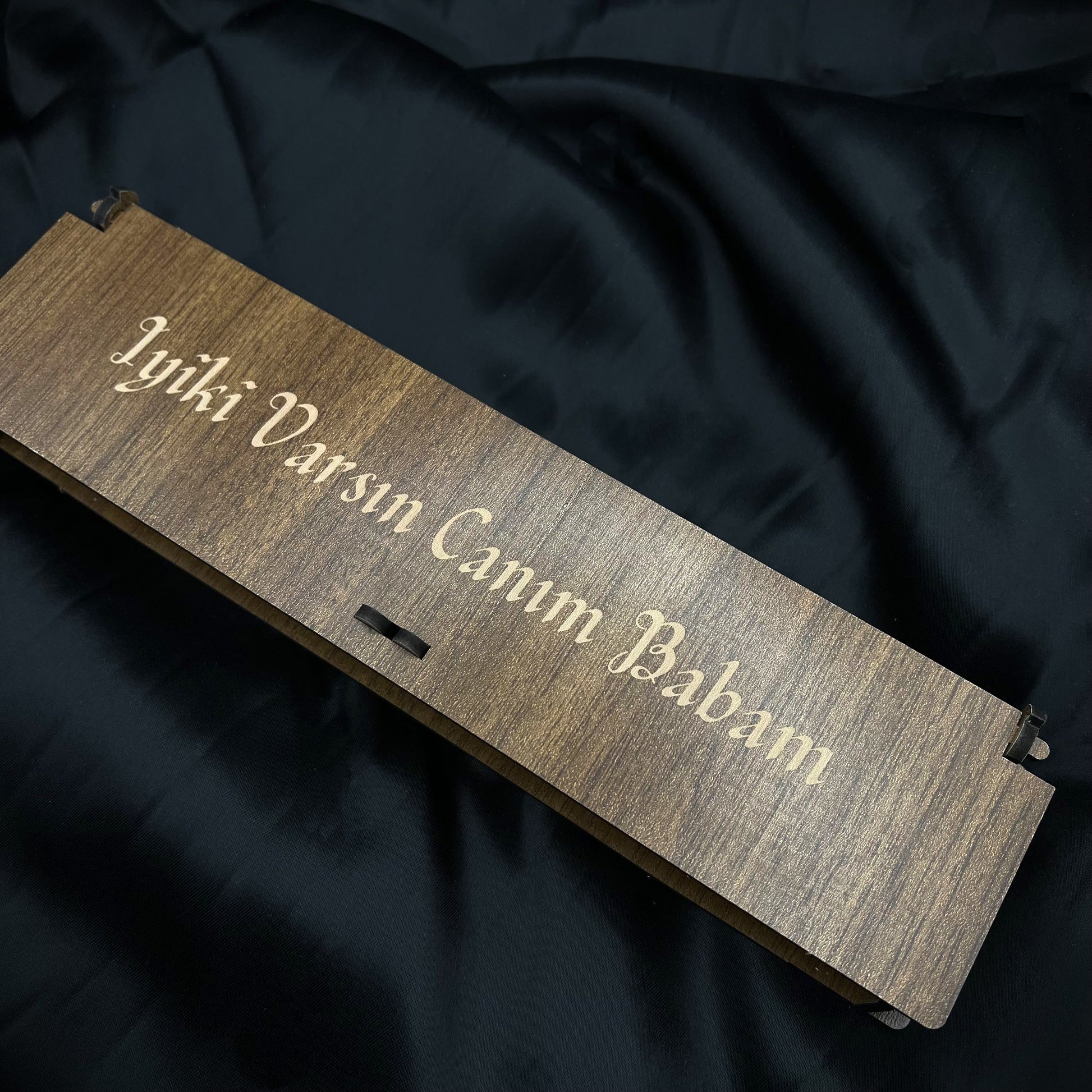 Naturstein Tesbih mit Personalisierbarer Holz-Geschenkbox