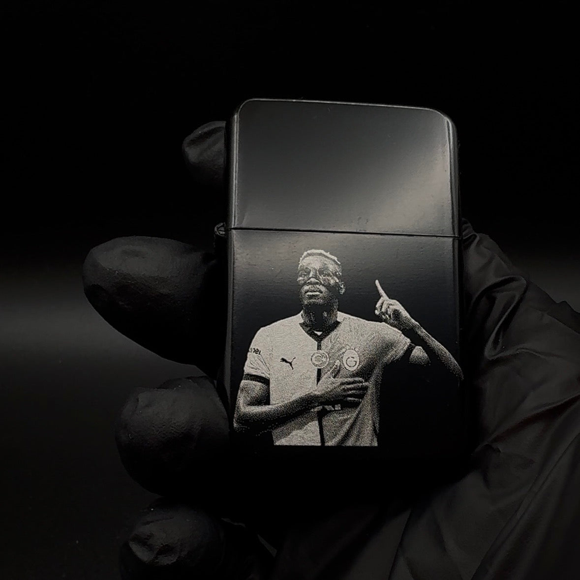 Victor Osimhen Benzinfeuerzeug