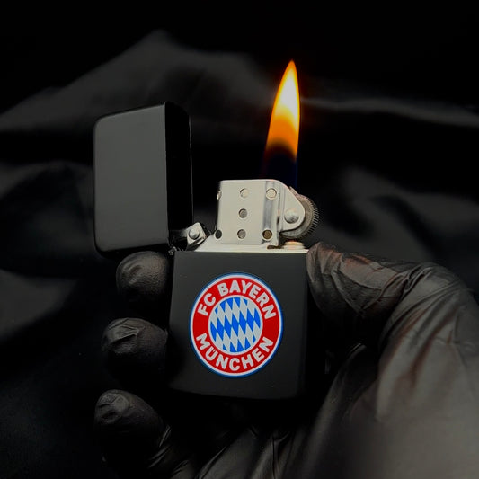 Benzinfeuerzeug mit FC Bayern München Logo